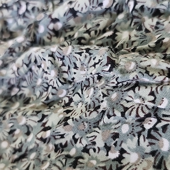 Brandy Melville green micro floral print crop top spaghetti straps One Size - Picture 5 of 5